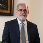 Alberto Dahik (Director del Centro de Estudios Económicos y Sociales para el Desarrollo, Universidad de Especialidades Espíritu Santo (UEES))