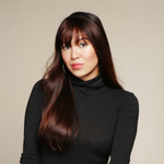 Zara Carbonell (Hosts & Writer)