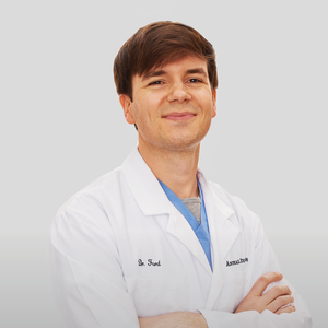 Dr. Jordan Ford (Resident Veterinarian at the Schwarzman Animal Medical Center)