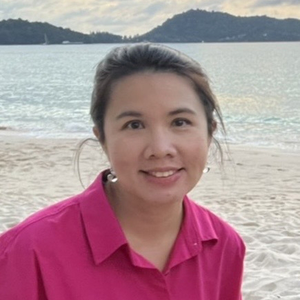 Dr. Maetinee Hemrit (Stockholm School of Economics Alumna, Deputy Director at Bank of Thailand)