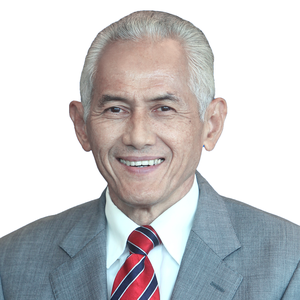 YBhg. Datuk Ir. (Dr.) Abdul Rahim Hj. Hashim (Vice-Chancellor at Universiti Malaya)