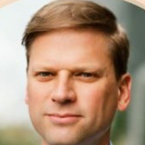 Alex Nicolaus (CEO of Paysend)
