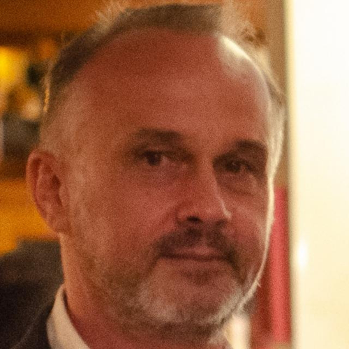 Andrej Vasle (Diretor at Anakan)